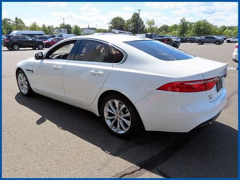 Used 2018 Jaguar XF Premium AWD/4WD image 5