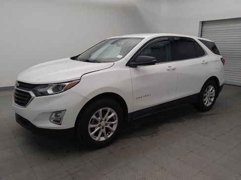 Used 2018 Chevrolet Equinox LT image 2