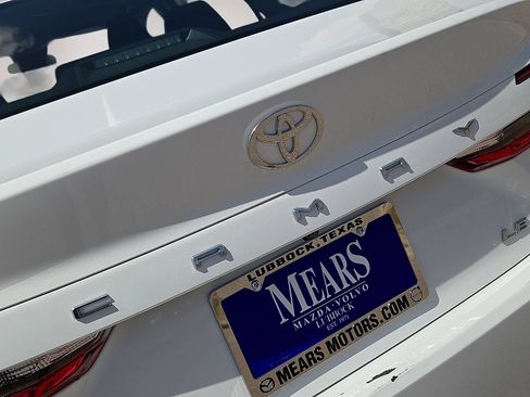 Used 2025 Toyota Camry LE FWD image 12