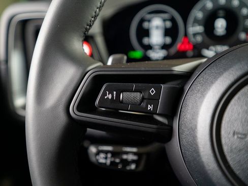 New 2025 Porsche Cayenne AWD/4WD image 32