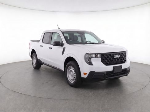 Used 2025 Ford Maverick XL w/ Equipment Group 102A image 3