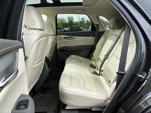 Used 2018 Cadillac XT5 Luxury w/ Driver Awareness Package AWD/4WD image 36