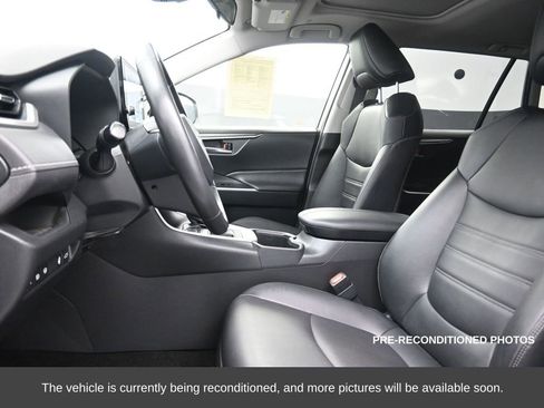 Used 2023 Toyota RAV4 XLE Premium image 17