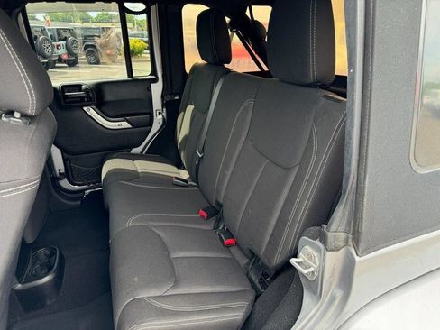 Used 2013 Jeep Wrangler Unlimited Sahara w/ Connectivity Group AWD/4WD image 21