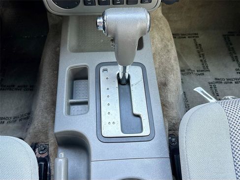 Used 2018 Nissan Frontier SV w/ Value Truck Package RWD image 16