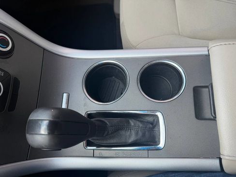 Used 2013 Ford Edge SE image 15