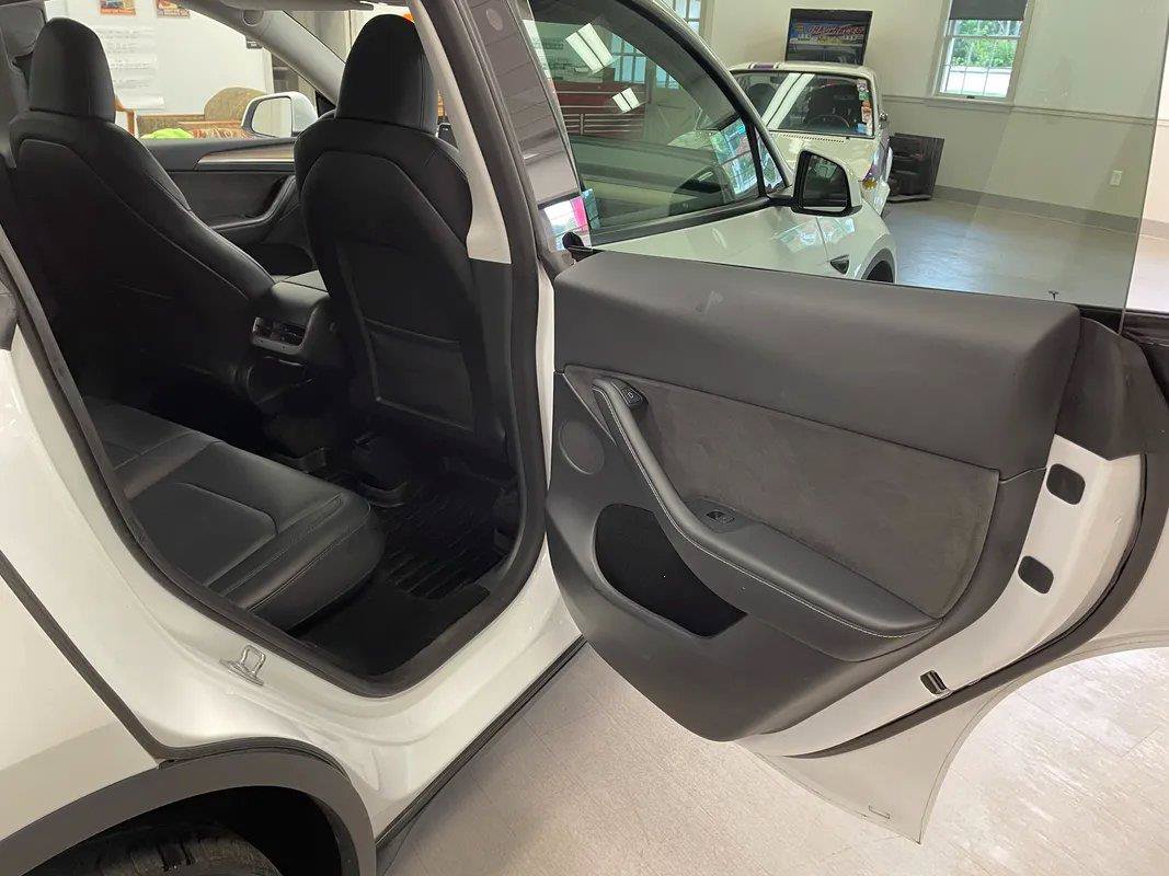 Used 2023 Tesla Model Y AWD image 28
