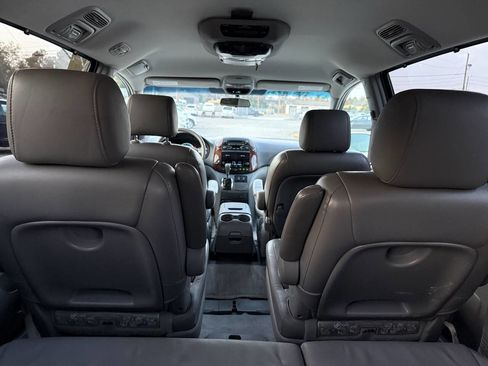 Used 2004 Toyota Sienna XLE image 11