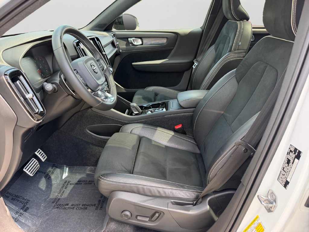 Used 2020 Volvo XC40 T5 R-Design w/ Protection Package Premier AWD/4WD image 16