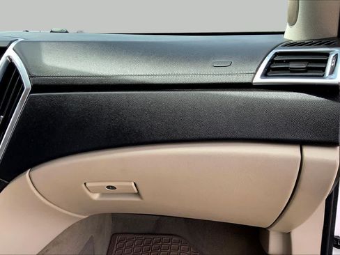 Used 2013 Cadillac SRX Luxury FWD image 18