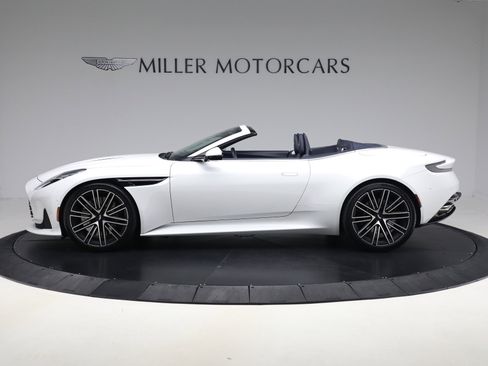 Used 2024 Aston Martin DB12 Convertible image 3