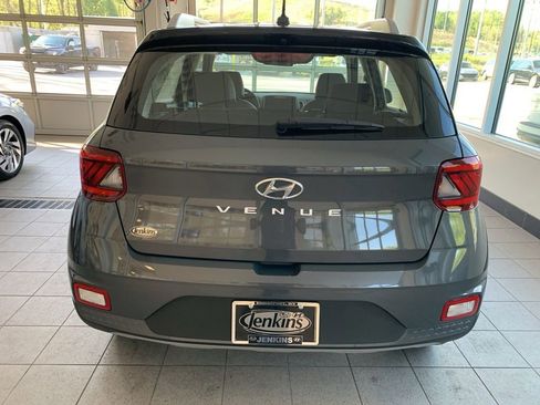 New 2026 Hyundai Venue SEL FWD image 13
