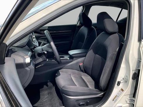 Certified 2025 Nissan Altima 2.5 SV FWD image 8