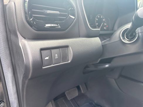 Used 2025 Honda Pilot Touring image 15