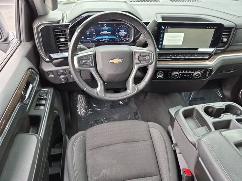 Used 2024 Chevrolet Silverado 1500 LT AWD/4WD image 28