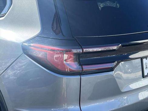 Certified 2025 GMC Acadia Elevation w/ Elevation Premium Package image 10