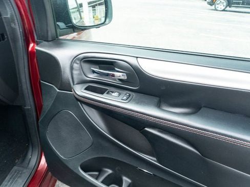 Certified 2019 Dodge Grand Caravan GT FWD image 45
