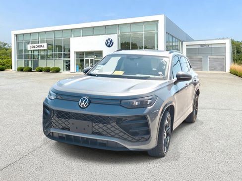 New 2026 Volkswagen Tiguan SE R-Line AWD/4WD image 2