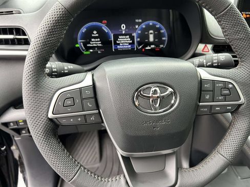 New 2026 Toyota Sienna Limited FWD image 20