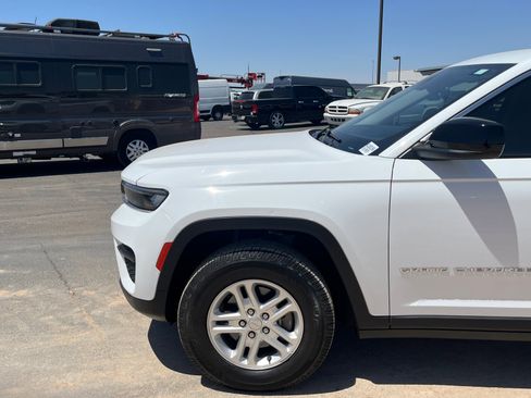 Used 2023 Jeep Grand Cherokee Laredo w/ Trailer Tow Prep Group (B) image 10