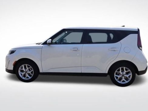 Used 2023 Kia Soul S FWD image 8