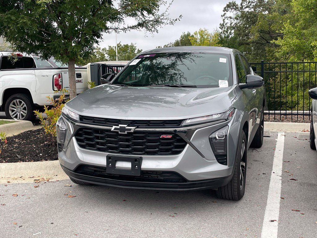 Used 2024 Chevrolet Trax RS FWD image 3
