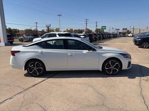 New 2025 Nissan Altima 2.5 SR w/ SR Premium Package image 7