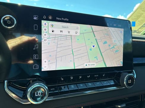 Used 2025 Chevrolet Colorado Z71 w/ Technology Package image 27