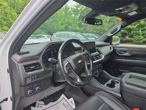 Used 2022 Chevrolet Suburban Premier AWD/4WD image 22
