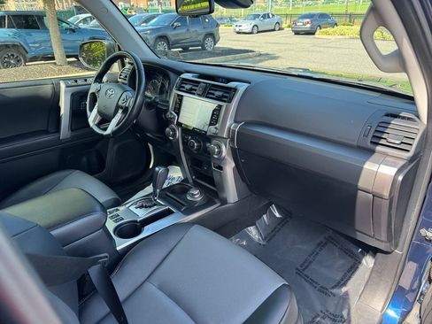 Used 2024 Toyota 4Runner SR5 Premium w/ Moonroof Package AWD/4WD image 16