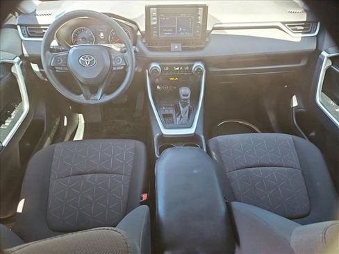 Used 2019 Toyota RAV4 XLE w/ Carpet Mat Package FWD image 15