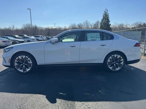 New 2026 BMW 530i w/ Executive Package RWD image 2