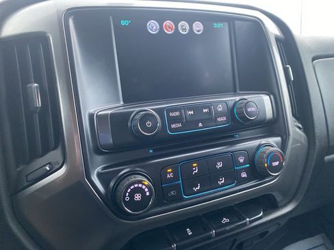 Used 2018 Chevrolet Silverado 1500 LT image 30