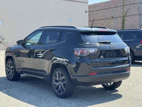 Used 2024 Jeep Compass Limited w/ High Altitude Package AWD/4WD image 4