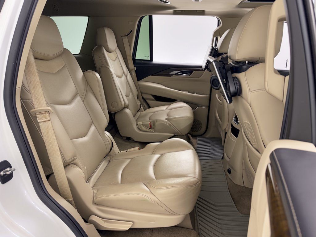 Used 2018 Cadillac Escalade Luxury AWD/4WD image 28