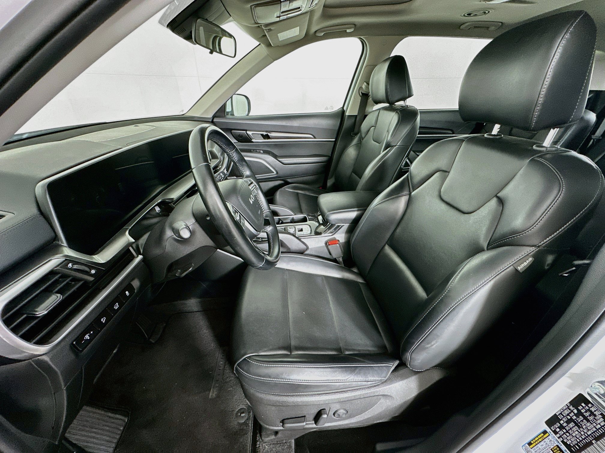 Used 2025 Kia Telluride S AWD/4WD image 13