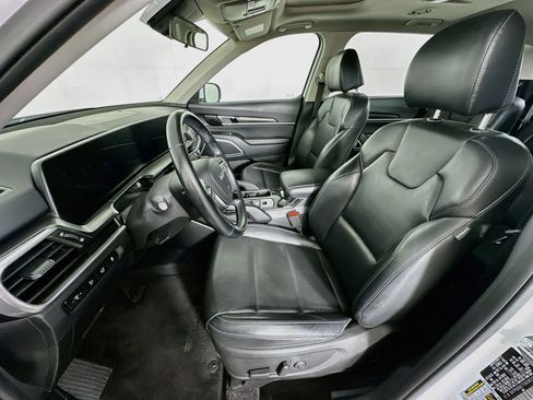 Used 2025 Kia Telluride S AWD/4WD image 13
