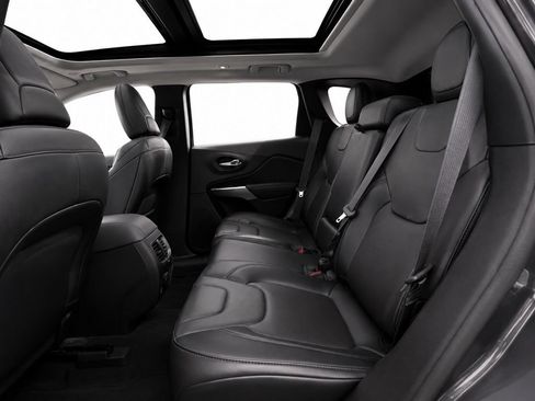 Used 2022 Jeep Cherokee Limited AWD/4WD image 15