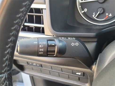 Used 2024 Mitsubishi Outlander SE image 16