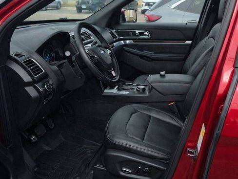 Used 2018 Ford Explorer Limited w/ Equipment Group 301A image 5