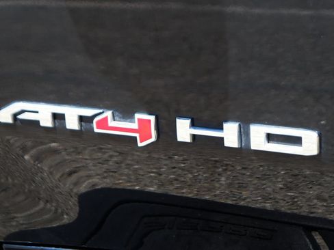 Used 2022 GMC Sierra 2500 AT4 w/ AT4 Preferred Package AWD/4WD image 53