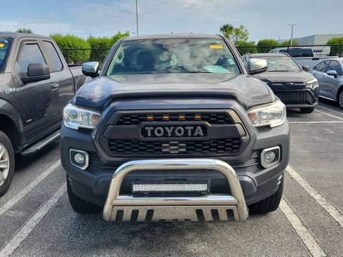 Used 2019 Toyota Tacoma SR RWD image 2