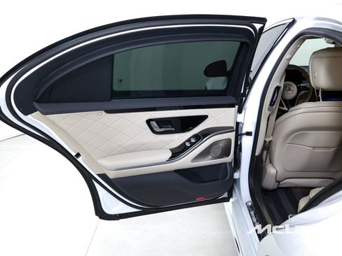 Used 2024 Mercedes-Benz S 580 4MATIC Sedan w/ AMG Line image 17