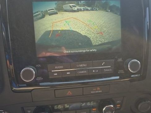 Used 2022 Nissan Frontier SV AWD/4WD image 14