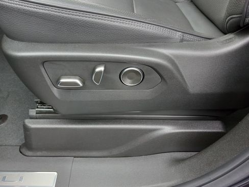 Used 2024 GMC Yukon Denali w/ Denali Reserve Package image 12