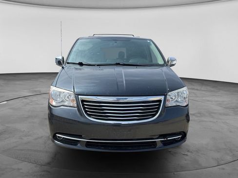 Used 2014 Chrysler Town & Country Touring-L w/ Driver Convenience Group FWD image 17