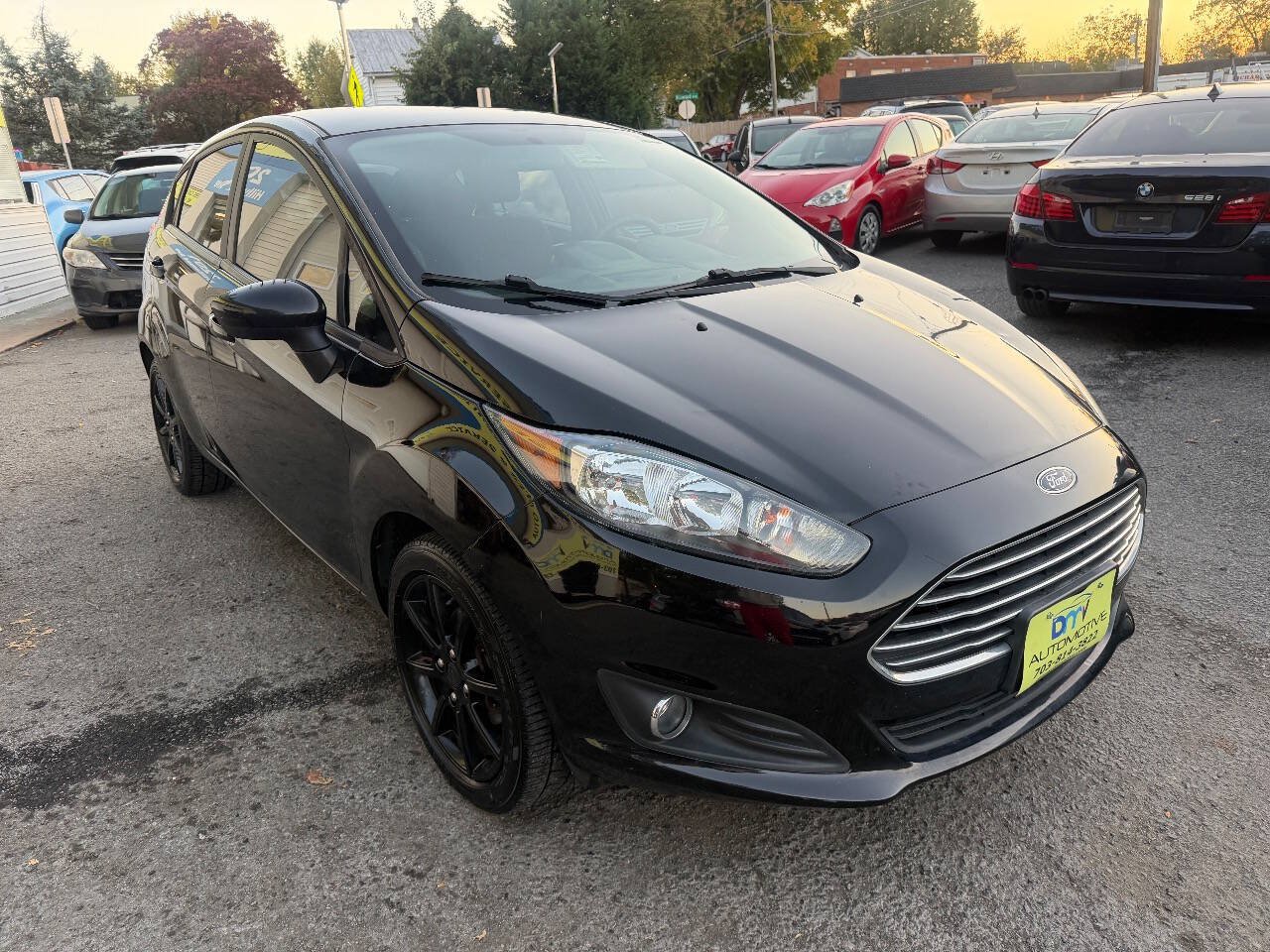 Used 2017 Ford Fiesta SE w/ Equipment Group 201A FWD image 8