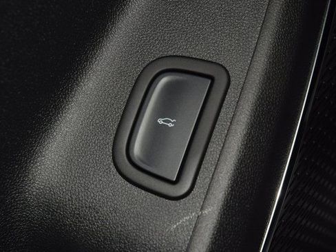 Used 2025 Chevrolet Traverse High Country image 49