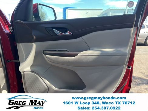 Used 2023 GMC Acadia SLT AWD/4WD image 11