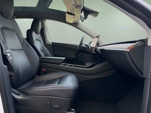Used 2020 Tesla Model Y Performance image 16
